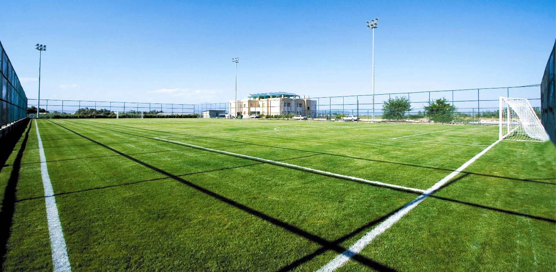 Fame Residence futbol sahası